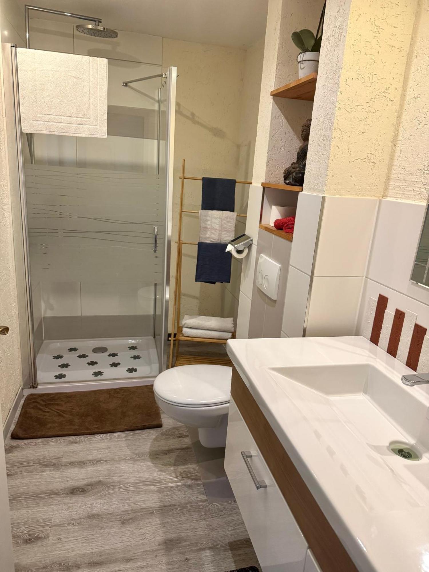 Wohnung Mit Charme, Netflix 赖因斯特滕 外观 照片